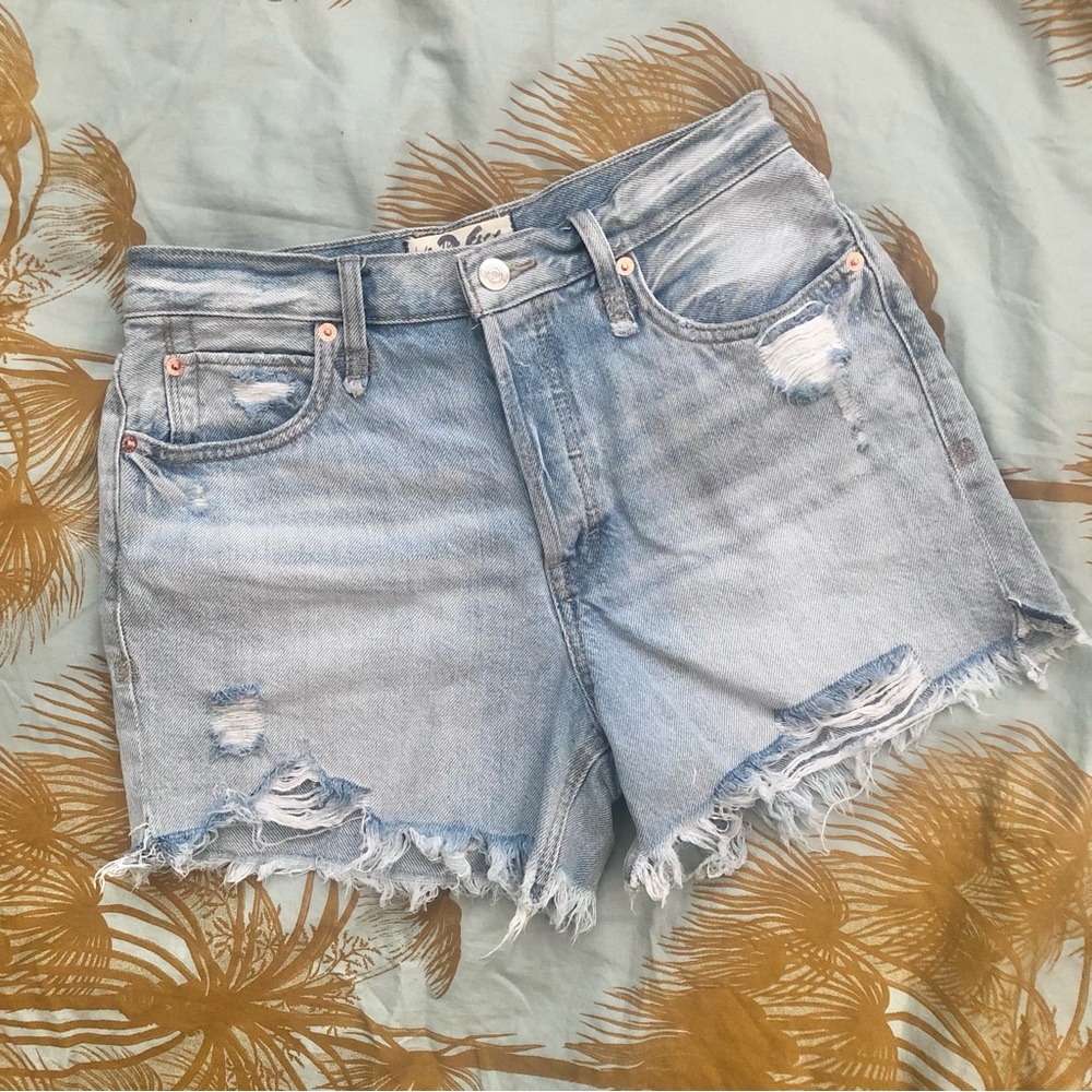 Free People cotton distressed hr short 26